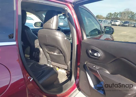 2020 Jeep Cherokee Latitude Lux 4X4 from USA, damaged, VIN 1C4PJMLX0LD635860